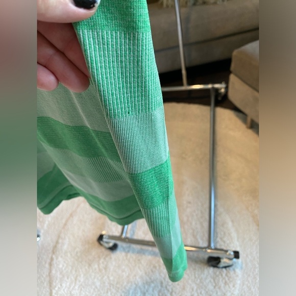 Lululemon Run Swiftly Tech Racerback Tank Green Size 6 or 8 - Picture 8 of 10